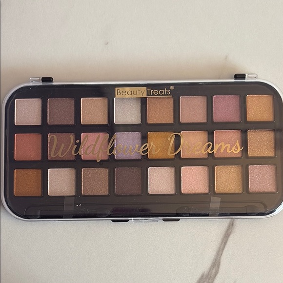 Wildflower Dreams Eyeshadow Palette New. - Picture 2 of 4